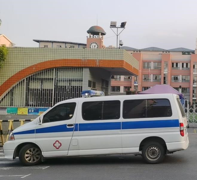 大城救护车出租护送骨折病人一公里多少钱